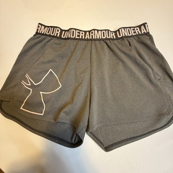 Under Armour Women's Gray Running Shorts Size M Gym Athletic Athleisure Workout - Picture 1 of 7